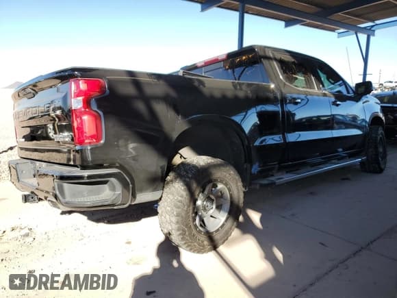 ✅ 2021 Chevrolet Silverado 1500 High Country • VIN: 1GCUYHEL2MZ404642 • Lot: 47047605. Wystawiony na Copart z przebiegiem 42 691 mil. Bezpłatny archiwum sprzedaży aukcyjnych z USA i szczegółowy raport historii pojazdu na DreamBid. Zdjęcie 3.