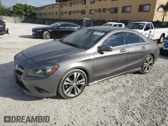 ✅ 2015 Mercedes-Benz CLA 250 • VIN: WDDSJ4EB5FN267837 • Lot: 93072035. Wystawiony na Copart z przebiegiem 159 135 mil. Bezpłatny archiwum sprzedaży aukcyjnych z USA i szczegółowy raport historii pojazdu na DreamBid. Zdjęcie 1.