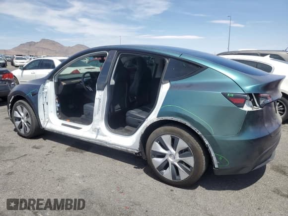 ✅ 2021 Tesla Model Y Long Range • VIN: 5YJYGAEE2MF244779 • Лот: 69621235. Опубликован ранее на Copart с пробегом 70 962 миль. Бесплатный доступ к архиву аукционных продаж из США и подробный отчёт об истории автомобиля на DreamBid. Изображение 2.