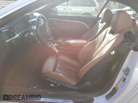 ✅ 2017 BMW 4 Series 430i xDrive • VIN: WBA4U9C58H5D43686 • Lot: 82577514. Wystawiony na Copart z przebiegiem 68 955 mil. Bezpłatny archiwum sprzedaży aukcyjnych z USA i szczegółowy raport historii pojazdu na DreamBid. Zdjęcie 7.