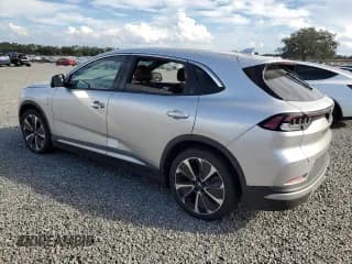 ✅ 2024 VinFast VF 8 Plus • VIN: RLLV1AFA9RH004447 • Lot: 73885914. Wystawiony na Copart z przebiegiem Nie podano. Bezpłatny archiwum sprzedaży aukcyjnych z USA i szczegółowy raport historii pojazdu na DreamBid. Zdjęcie 2.