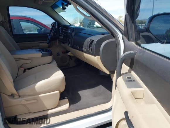 ✅ 2007 Chevrolet Silverado 1500 1LT • VIN: 3GCEC13J97G505483 • Lot: 41911656. Wystawiony na IAAI z przebiegiem 144 415 mil. Bezpłatny archiwum sprzedaży aukcyjnych z USA i szczegółowy raport historii pojazdu na DreamBid. Zdjęcie 5.