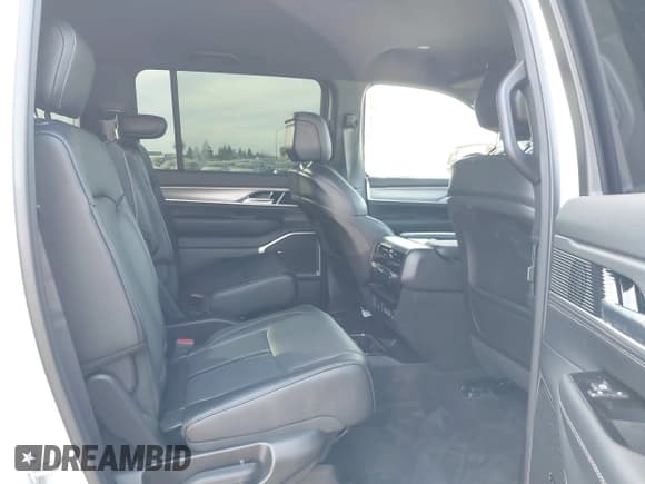 ✅ 2025 Jeep Wagoneer Series II • VIN: 1C4SJVBP8SS501044 • Лот: 41678786. Опубликован ранее на IAAI с пробегом Не указан. Бесплатный доступ к архиву аукционных продаж из США и подробный отчёт об истории автомобиля на DreamBid. Изображение 8.