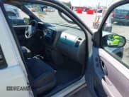 ✅ 2002 Ford Escape XLT Choice • VIN: 1FMYU031X2KA31982 • Лот: 43289628. Опубликован ранее на IAAI с пробегом 213 106 миль. Бесплатный доступ к архиву аукционных продаж из США и подробный отчёт об истории автомобиля на DreamBid. Изображение 5.