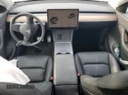 ✅ 2022 Tesla Model Y Performance • VIN: 7SAYGDEFXNF452780 • Lot: 81119255. Listed on Copart with 27,418 mi. Free auction sales archive from the USA and detailed vehicle history report at DreamBid. Image 8.