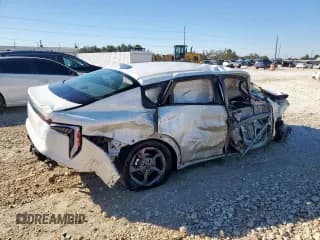 ✅ 2025 Kia K4 LXS • VIN: 3KPFT4DE8SE113901 • Lot: 90033015. Wystawiony na Copart z przebiegiem Nie podano. Bezpłatny archiwum sprzedaży aukcyjnych z USA i szczegółowy raport historii pojazdu na DreamBid. Zdjęcie 3.