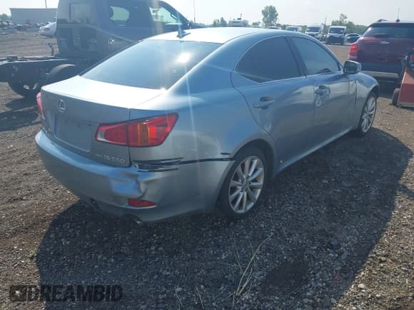 ✅ 2010 Lexus IS 250 • VIN: JTHCF5C23A5038654 • Lot: 42597794. Wystawiony na IAAI z przebiegiem 247 483 mil. Bezpłatny archiwum sprzedaży aukcyjnych z USA i szczegółowy raport historii pojazdu na DreamBid. Zdjęcie 4.