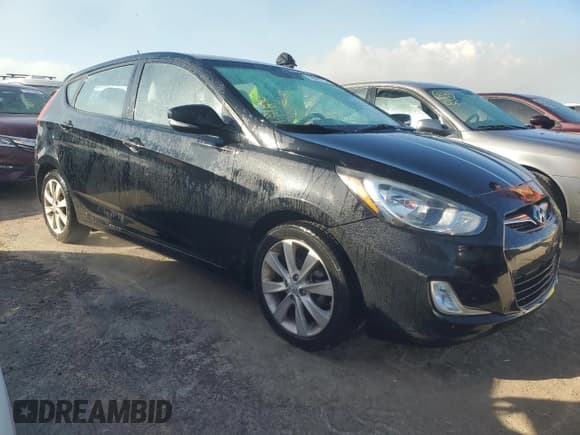 ✅ 2013 Hyundai Accent SE • VIN: KMHCU5AE0DU089779 • Лот: 78587774. Опубликован ранее на Copart с пробегом 121 821 миль. Бесплатный доступ к архиву аукционных продаж из США и подробный отчёт об истории автомобиля на DreamBid. Изображение 4.