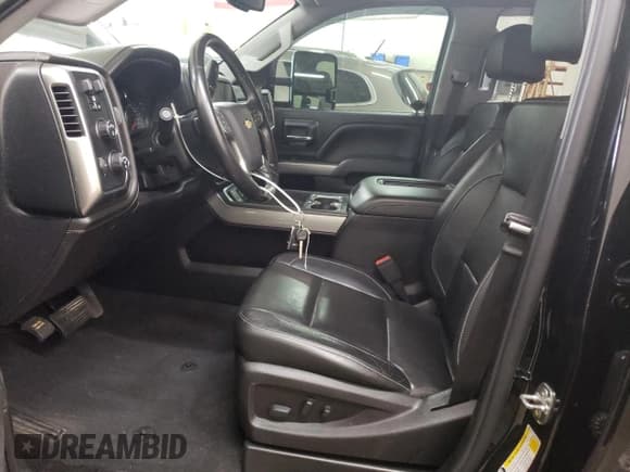 ✅ 2019 Chevrolet Silverado 2500HD LTZ • VIN: 1GC1KTEY9KF167746 • Lot: 55665304. Wystawiony na Copart z przebiegiem 55 349 mil. Bezpłatny archiwum sprzedaży aukcyjnych z USA i szczegółowy raport historii pojazdu na DreamBid. Zdjęcie 7.