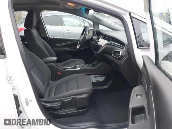 ✅ 2023 Chevrolet Bolt EV 1LT • VIN: 1G1FW6S0XP4107805 • Lot: 42010466. Wystawiony na IAAI z przebiegiem 18 625 mil. Bezpłatny archiwum sprzedaży aukcyjnych z USA i szczegółowy raport historii pojazdu na DreamBid. Zdjęcie 5.