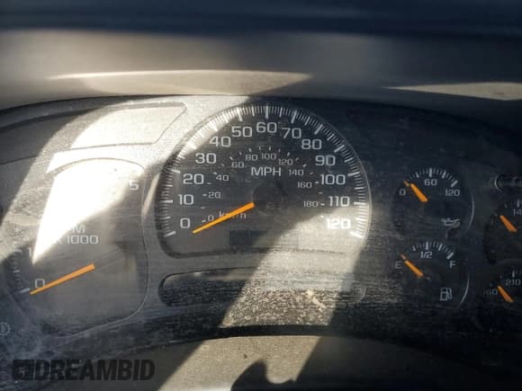 ✅ 2004 Chevrolet Silverado 2500HD LS • VIN: 1GCHK292X4E331917 • Lot: 82437415. Listed on Copart with Not provided. Free auction sales archive from the USA and detailed vehicle history report at DreamBid. Image 9.