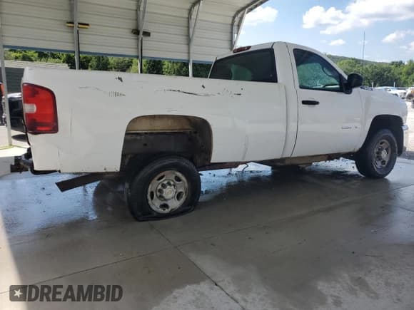 ✅ 2007 Chevrolet Silverado 2500HD Work Truck • VIN: 1GCHC24K37E562022 • Лот: 68107715. Опубликован ранее на Copart с пробегом 446 611 миль. Бесплатный доступ к архиву аукционных продаж из США и подробный отчёт об истории автомобиля на DreamBid. Изображение 3.
