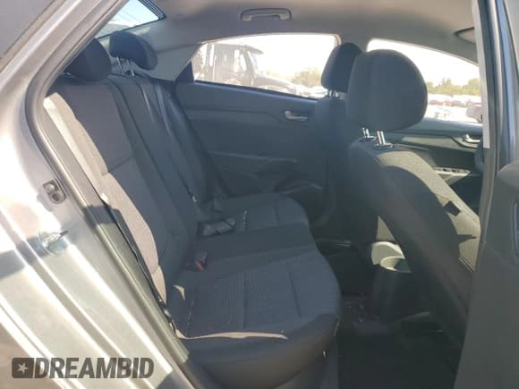 ✅ 2022 Hyundai Accent SEL • VIN: 3KPC24A62NE186379 • Lot: 85087625. Wystawiony na Copart z przebiegiem 47 525 mil. Bezpłatny archiwum sprzedaży aukcyjnych z USA i szczegółowy raport historii pojazdu na DreamBid. Zdjęcie 10.