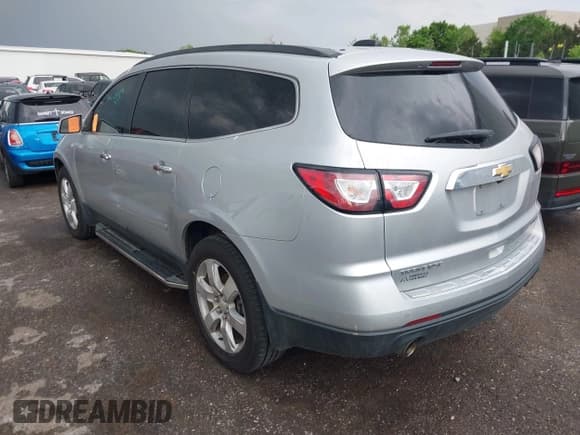 ✅ 2017 Chevrolet Traverse Premier • VIN: 1GNKRJKD1HJ230177 • Lot: 42111204. Wystawiony na IAAI z przebiegiem 121 727 mil. Bezpłatny archiwum sprzedaży aukcyjnych z USA i szczegółowy raport historii pojazdu na DreamBid. Zdjęcie 3.
