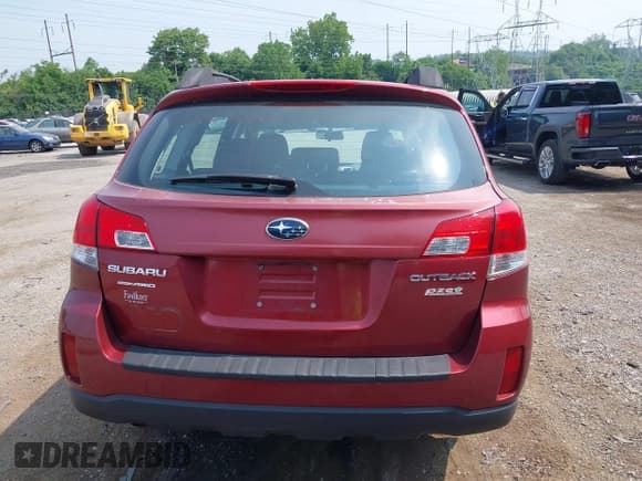 ✅ 2013 Subaru Outback 2.5i • VIN: 4S4BRBAC8D3282973 • Lot: 42418212. Listed on IAAI with 169,307 mi. Free auction sales archive from the USA and detailed vehicle history report at DreamBid. Image 17.