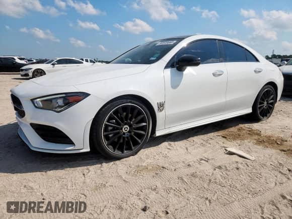 2022 Mercedes-Benz CLA 250 z VIN W1K5J4GB2NN313441, wystawiony jako Copart lot #80508685 z przebiegiem 34 157 mil mil oraz Szkoda całkowita • Salvage title. Historia ofert i sprzedaży dostępna na DreamBid. Obrazek 1.