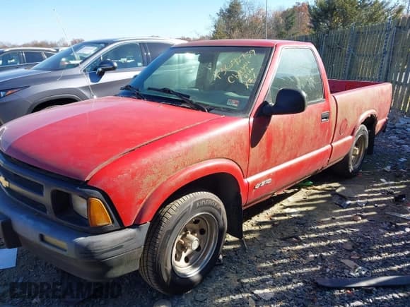 ✅ 1995 Chevrolet S-10 • VIN: 1GCCS1448S8118005 • Lot: 43692759. Listed on IAAI with 119,070 mi. Free auction sales archive from the USA and detailed vehicle history report at DreamBid. Image 2.