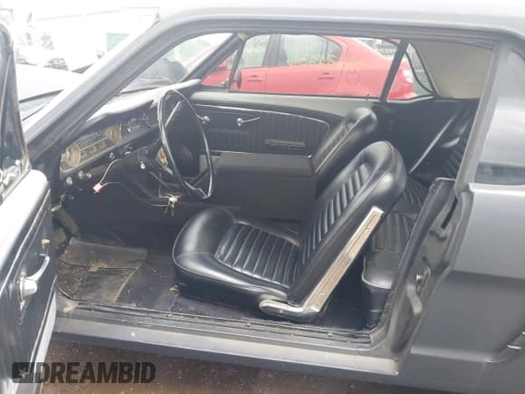 ✅ 1965 Ford Mustang • VIN: 00000005F07C34052 • Лот: 42432236. Опубликован ранее на IAAI с пробегом 60 748 миль. Бесплатный доступ к архиву аукционных продаж из США и подробный отчёт об истории автомобиля на DreamBid. Изображение 5.