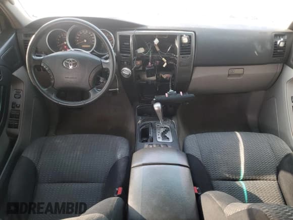 ✅ 2006 Toyota 4Runner SR5 • VIN: JTEBU14R068074245 • Лот: 89810935. Опубликован ранее на Copart с пробегом 275 798 миль. Бесплатный доступ к архиву аукционных продаж из США и подробный отчёт об истории автомобиля на DreamBid. Изображение 8.