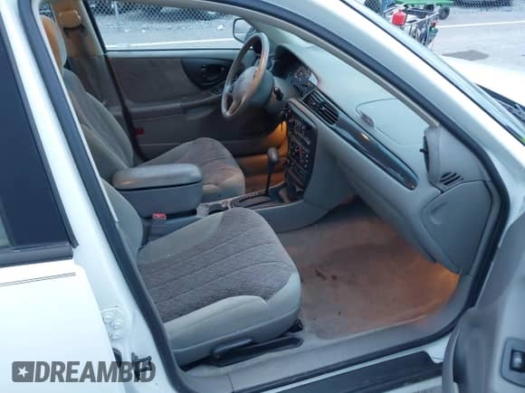 2000 Chevrolet Malibu z VIN 1G1ND52J5Y6315794, wystawiony jako IAAI lot #41124524 z przebiegiem 149 379 mil mil oraz . Historia ofert i sprzedaży dostępna na DreamBid. Obrazek 5.