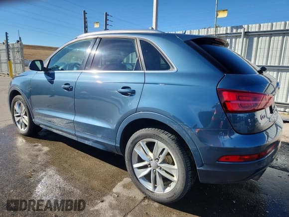 ✅ 2016 Audi Q3 Premium Plus • VIN: WA1EFCFS6GR003239 • Lot: 92409315. Wystawiony na Copart z przebiegiem 98 383 mil. Bezpłatny archiwum sprzedaży aukcyjnych z USA i szczegółowy raport historii pojazdu na DreamBid. Zdjęcie 2.