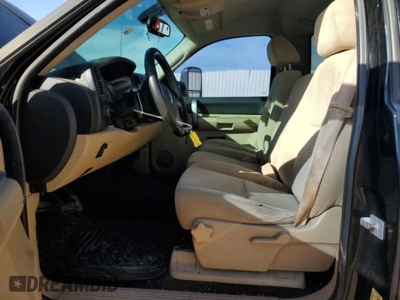 ✅ 2007 Chevrolet Silverado 2500HD Work Truck • VIN: 1GCHC24K27E583766 • Лот: 92220785. Опубликован ранее на Copart с пробегом 134 625 миль. Бесплатный доступ к архиву аукционных продаж из США и подробный отчёт об истории автомобиля на DreamBid. Изображение 7.