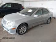 ✅ 2005 Mercedes-Benz C 240 • VIN: WDBRF81J15F655900 • Lot: 42436525. Wystawiony na IAAI z przebiegiem 1 113 mil. Bezpłatny archiwum sprzedaży aukcyjnych z USA i szczegółowy raport historii pojazdu na DreamBid. Zdjęcie 2.
