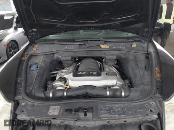 ✅ 2005 Porsche Cayenne S • VIN: WP1AB29P95LA66464 • Lot: 42414915. Wystawiony na IAAI z przebiegiem 130 919 mil. Bezpłatny archiwum sprzedaży aukcyjnych z USA i szczegółowy raport historii pojazdu na DreamBid. Zdjęcie 10.