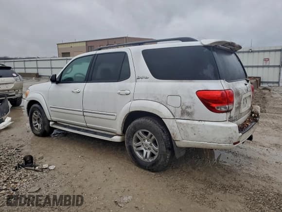 ✅ 2005 Toyota Sequoia Limited • VIN: 5TDBT48A85S256136 • Лот: 94486485. Опубликован ранее на Copart с пробегом 371 586 миль. Бесплатный доступ к архиву аукционных продаж из США и подробный отчёт об истории автомобиля на DreamBid. Изображение 2.