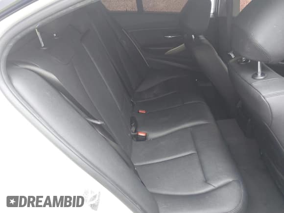 ✅ 2017 BMW 3 Series 320i • VIN: WBA8E1G37HNU16875 • Lot: 42379083. Listed on IAAI with 115,591 mi. Free auction sales archive from the USA and detailed vehicle history report at DreamBid. Image 8.