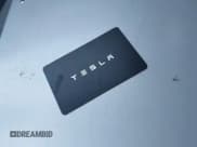 ✅ 2019 Tesla Model 3 Long Range • VIN: 5YJ3E1EB4KF384982 • Lot: 43300147. Wystawiony na IAAI z przebiegiem 67 472 mil. Bezpłatny archiwum sprzedaży aukcyjnych z USA i szczegółowy raport historii pojazdu na DreamBid. Zdjęcie 11.