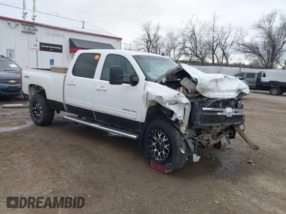 ✅ 2011 Chevrolet Silverado 2500HD LTZ • VIN: 1GC1KYC85BF127809 • Lot: 41846872. Listed on IAAI with 247,513 mi. Free auction sales archive from the USA and detailed vehicle history report at DreamBid. Image 1.