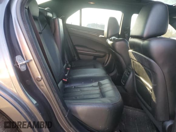 ✅ 2016 Chrysler 300 S • VIN: 2C3CCAGGXGH270697 • Lot: 86614265. Listed on Copart with 139,438 mi. Free auction sales archive from the USA and detailed vehicle history report at DreamBid. Image 10.