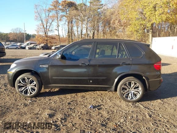 ✅ 2013 BMW X5 M • VIN: 5YMGY0C55DLL15645 • Lot: 40809601. Wystawiony na IAAI z przebiegiem 67 956 mil. Bezpłatny archiwum sprzedaży aukcyjnych z USA i szczegółowy raport historii pojazdu na DreamBid. Zdjęcie 14.