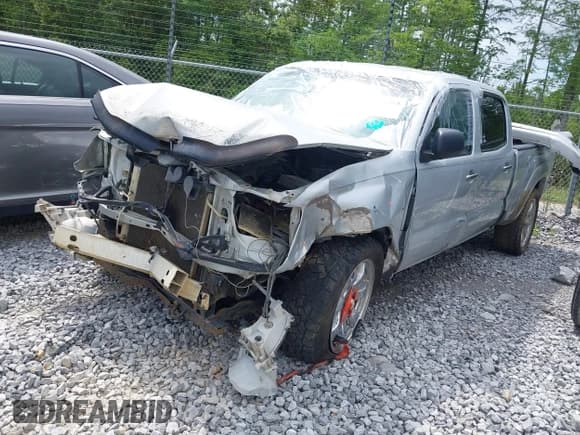 ✅ 2006 Toyota Tacoma PreRunner • VIN: 3TMKU72N36M006251 • Lot: 42046803. Listed on IAAI with 288,193 mi. Free auction sales archive from the USA and detailed vehicle history report at DreamBid. Image 2.