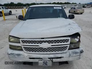 ✅ 2006 Chevrolet Silverado 1500 Work Truck • VIN: 3GCEC14X06G270277 • Лот: 52381474. Опубликован ранее на Copart с пробегом Не указан. Бесплатный доступ к архиву аукционных продаж из США и подробный отчёт об истории автомобиля на DreamBid. Изображение 5.