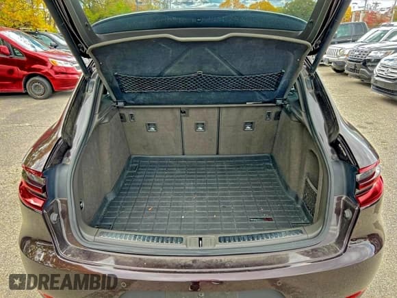 ✅ 2015 Porsche Macan S • VIN: WP1AB2A52FLB66269 • Lot: 96287485. Wystawiony na Copart z przebiegiem 153 009 mil. Bezpłatny archiwum sprzedaży aukcyjnych z USA i szczegółowy raport historii pojazdu na DreamBid. Zdjęcie 15.