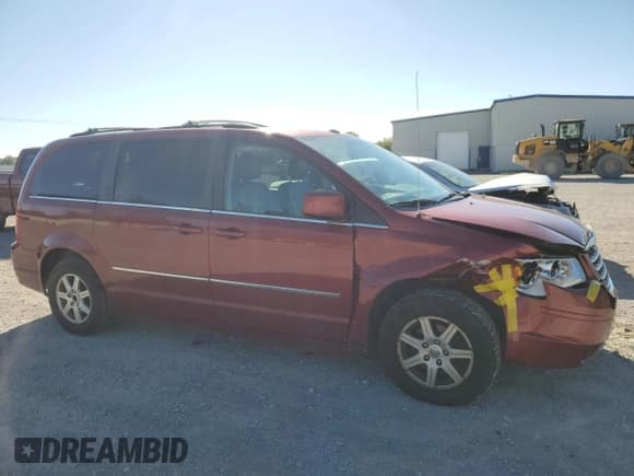✅ 2010 Chrysler Town & Country Touring Plus • VIN: 2A4RR8D13AR338489 • Lot: 83876465. Wystawiony na Copart z przebiegiem 137 572 mil. Bezpłatny archiwum sprzedaży aukcyjnych z USA i szczegółowy raport historii pojazdu na DreamBid. Zdjęcie 4.