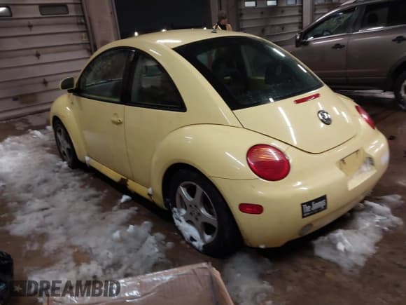 ✅ 1999 Volkswagen Beetle • VIN: 3VWBA21C1XM453378 • Lot: 43889664. Listed on IAAI with 154,566 mi. Free auction sales archive from the USA and detailed vehicle history report at DreamBid. Image 3.