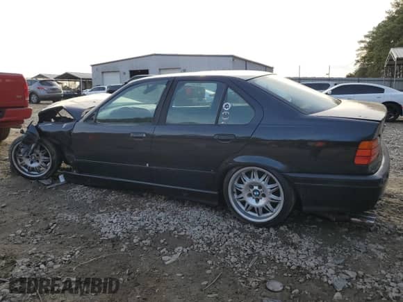 1997 BMW 3 Series M3s z VIN WBSCD9324VEE06906, wystawiony jako Copart lot #61715875 z przebiegiem Nie podano mil oraz Nie do naprawy • Non repairable. Historia ofert i sprzedaży dostępna na DreamBid. Obrazek 2.