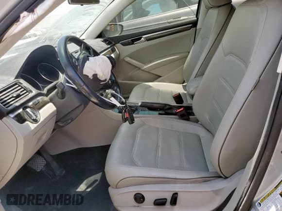 ✅ 2018 Volkswagen Passat SE • VIN: 1VWBA7A30JC044102 • Lot: 58004675. Listed on Copart with 56,199 mi. Free auction sales archive from the USA and detailed vehicle history report at DreamBid. Image 7.