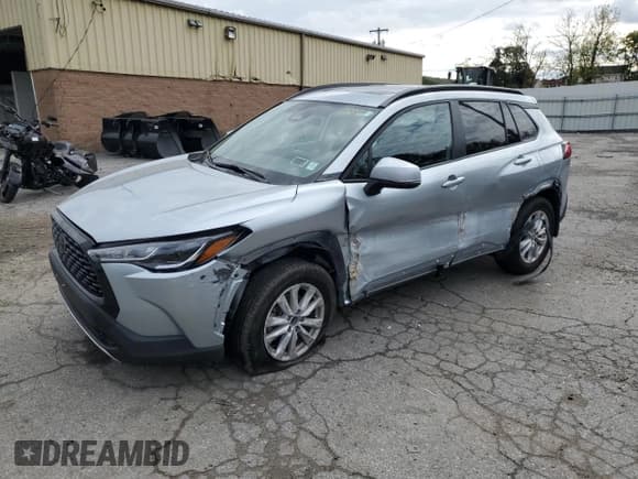 ✅ 2023 Toyota Corolla Cross LE • VIN: 7MUBAABG1PV067158 • Lot: 82475075. Listed on Copart with 34,950 mi. Free auction sales archive from the USA and detailed vehicle history report at DreamBid. Image 1.