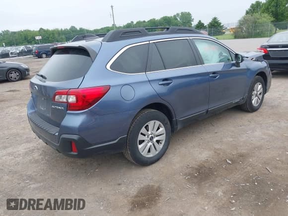 ✅ 2018 Subaru Outback Premium • VIN: 4S4BSAFC0J3371830 • Lot: 42424131. Listed on IAAI with 37,002 mi. Free auction sales archive from the USA and detailed vehicle history report at DreamBid. Image 4.