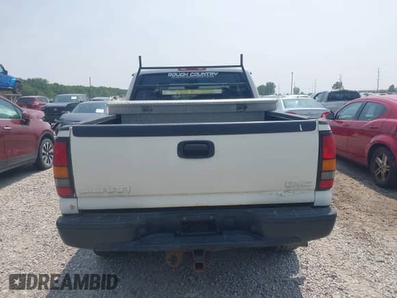 2006 GMC Sierra 1500 Work Truck with VIN 1GTEK19B26E261023, listed as a IAAI auction lot 42404839 with 162,089 mi miles and . Bid and sale history available at DreamBid. Image 17.