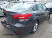 ✅ 2018 Ford Focus SE • VIN: 1FADP3FEXJL300524 • Lot: 43599068. Wystawiony na IAAI z przebiegiem 93 611 mil. Bezpłatny archiwum sprzedaży aukcyjnych z USA i szczegółowy raport historii pojazdu na DreamBid. Zdjęcie 4.
