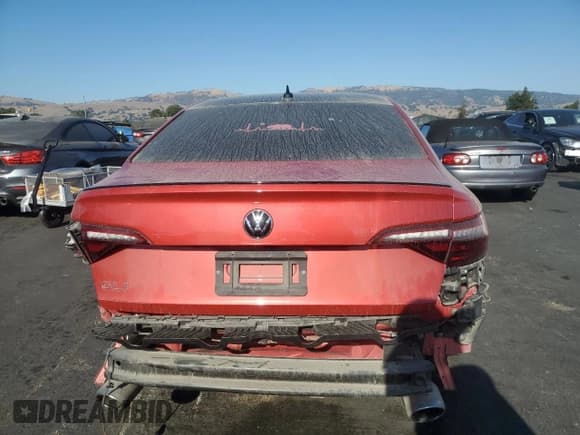 ✅ 2022 Volkswagen Jetta Autobahn • VIN: 3VW2T7BUXNM005510 • Lot: 70777205. Wystawiony na Copart z przebiegiem 37 096 mil. Bezpłatny archiwum sprzedaży aukcyjnych z USA i szczegółowy raport historii pojazdu na DreamBid. Zdjęcie 6.