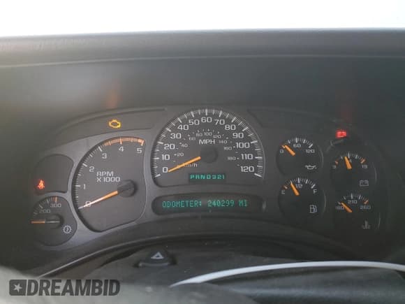 ✅ 2004 GMC Sierra 2500HD SLT • VIN: 1GTHK23204F197714 • Lot: 89311065. Wystawiony na Copart z przebiegiem 240 299 mil. Bezpłatny archiwum sprzedaży aukcyjnych z USA i szczegółowy raport historii pojazdu na DreamBid. Zdjęcie 9.