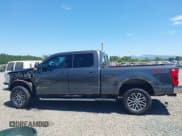 ✅ 2018 Ford F-250 XL • VIN: 1FT7W2BT7JEC42093 • Lot: 42272840. Wystawiony na IAAI z przebiegiem 111 220 mil. Bezpłatny archiwum sprzedaży aukcyjnych z USA i szczegółowy raport historii pojazdu na DreamBid. Zdjęcie 15.