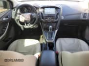 ✅ 2017 Ford Focus Titanium • VIN: 1FADP3N29HL342166 • Lot: 70855945. Wystawiony na Copart z przebiegiem 41 122 mil. Bezpłatny archiwum sprzedaży aukcyjnych z USA i szczegółowy raport historii pojazdu na DreamBid. Zdjęcie 8.