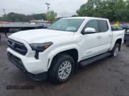 ✅ 2024 Toyota Tacoma SR5 • VIN: 3TYLB5JN6RT007094 • Lot: 43304161. Wystawiony na IAAI z przebiegiem 16 824 mil. Bezpłatny archiwum sprzedaży aukcyjnych z USA i szczegółowy raport historii pojazdu na DreamBid. Zdjęcie 2.